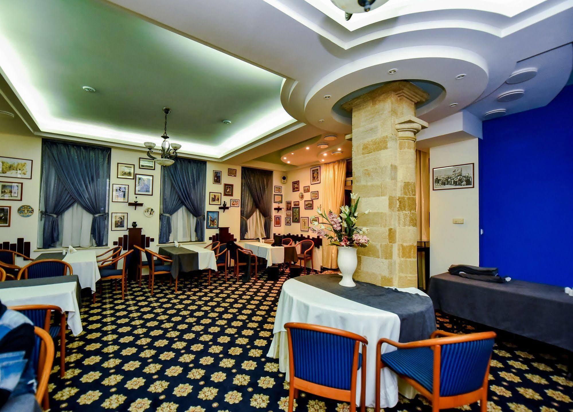 Mesogios Hotel Chisináu Exterior foto